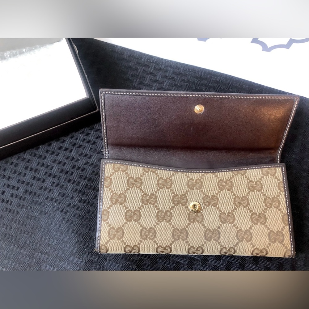 Gucci Long Wallet With Box. In Pristine Condition! - image 3